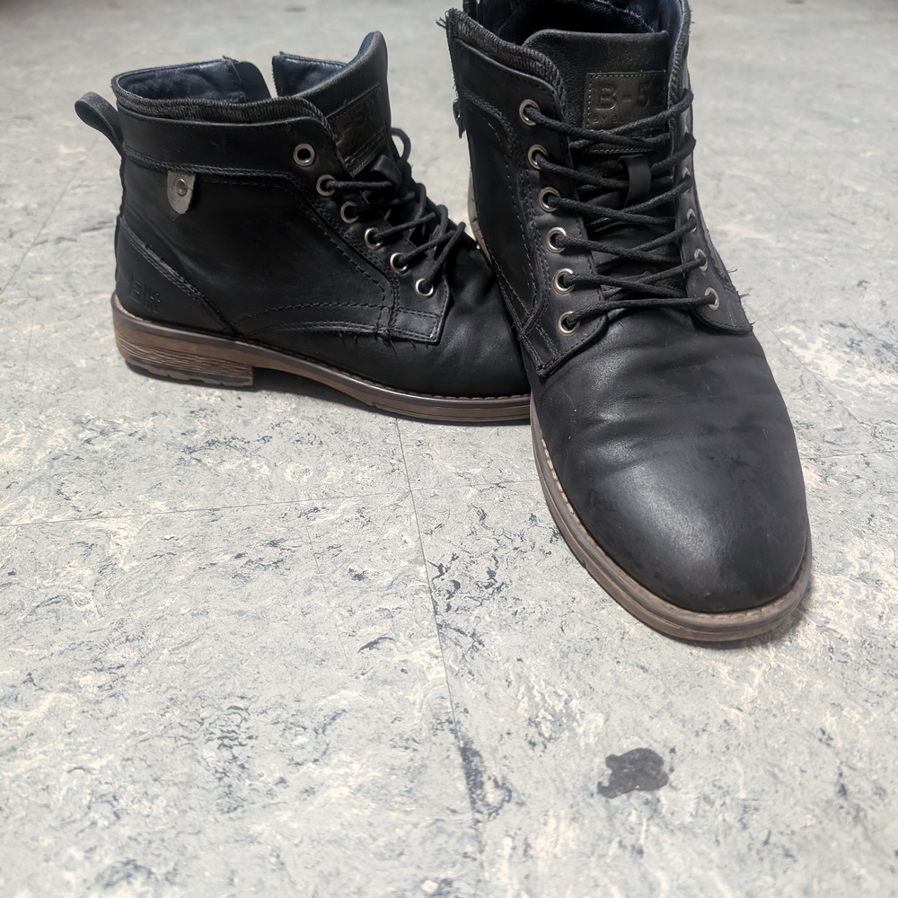 Men's Black Leather Lace-Up Boots